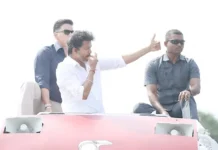தாராபுரத்தில் முதல்வர் விஜய் 30 கி.மீ. ‘ரோடு ஷோ’